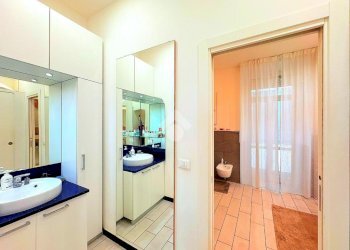 Four-room apartment Corso Cristoforo Colombo, Savona (neighborhood Centro) - photo 22