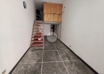 Negozio Via Sergio Piombelli, Genova (zona Certosa) - foto 1