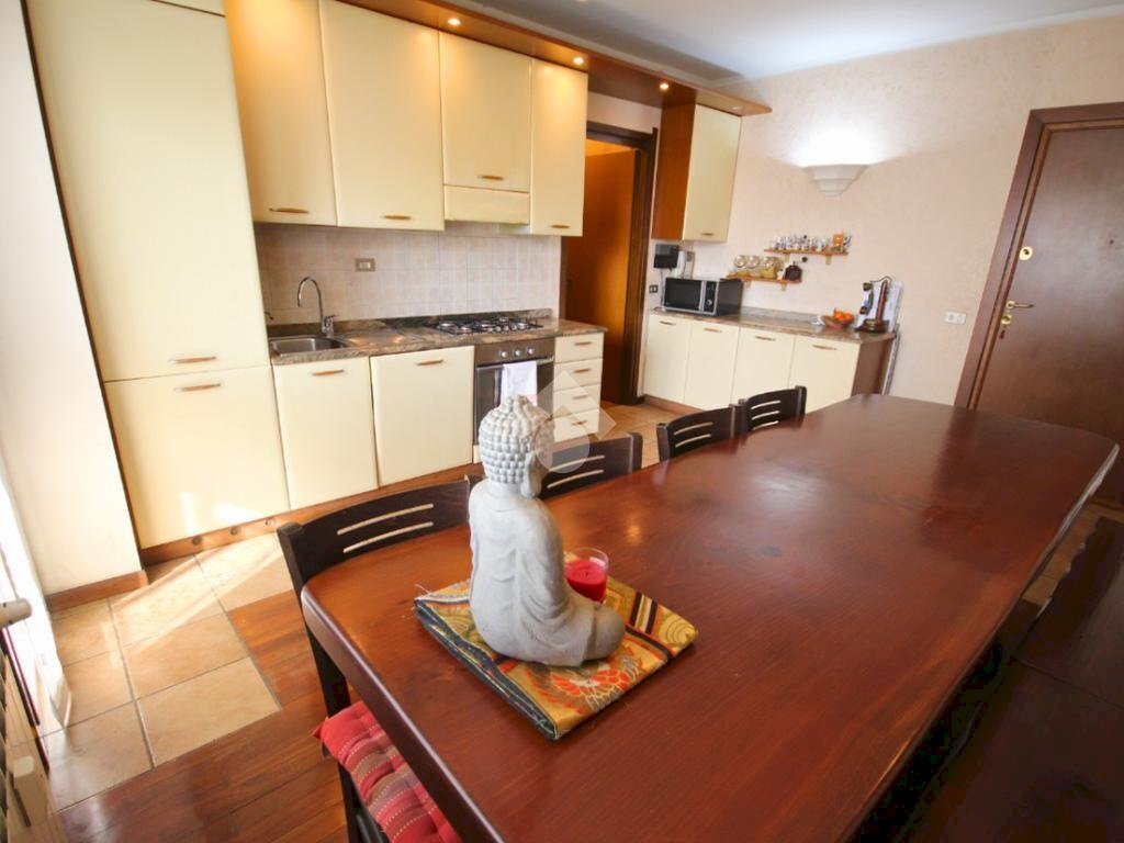 Four-room apartment Via Fratelli Cervi, Cornaredo - photo 1