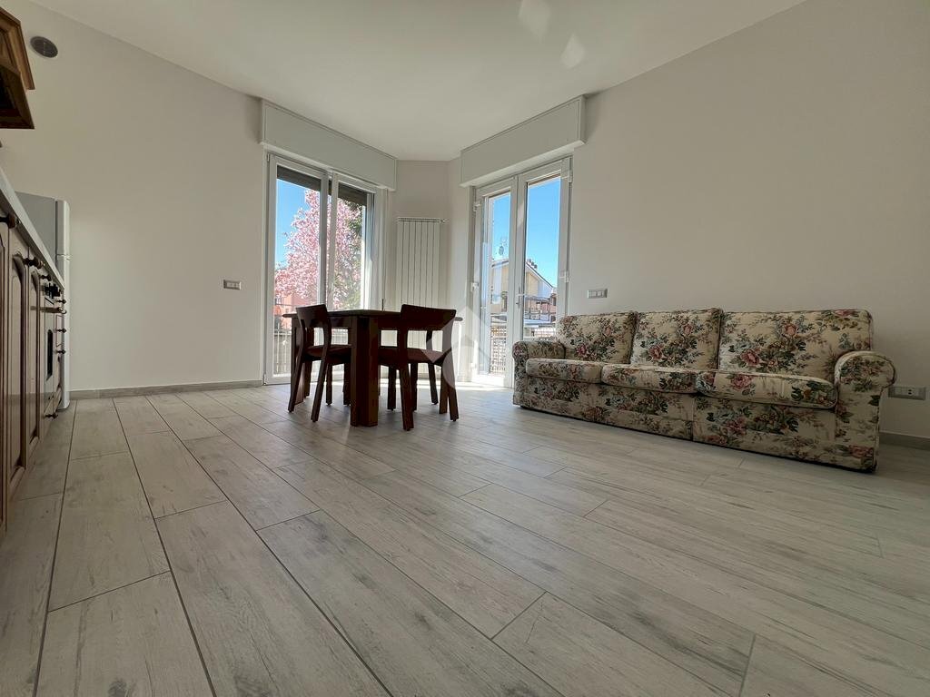 Two-room apartment Via Tonale, Carugate - photo 1