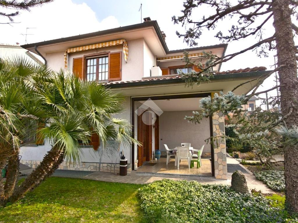 Portion of a house Via San Carlo, Senago - photo 1