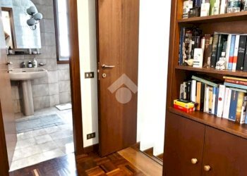 Portion of a house Via San Carlo, Senago - photo 23