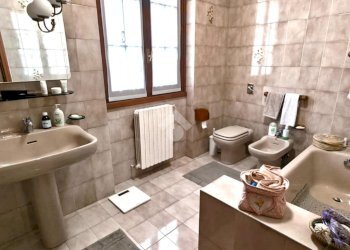 Portion of a house Via San Carlo, Senago - photo 28