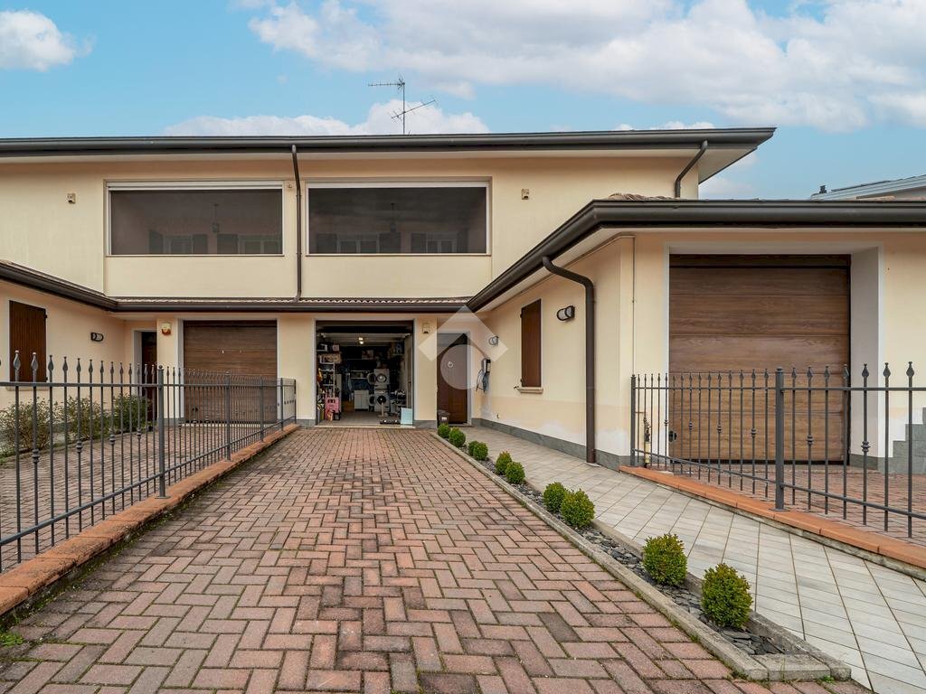 Trilocale Via giovanni palatucci, Fabbrico - foto 3