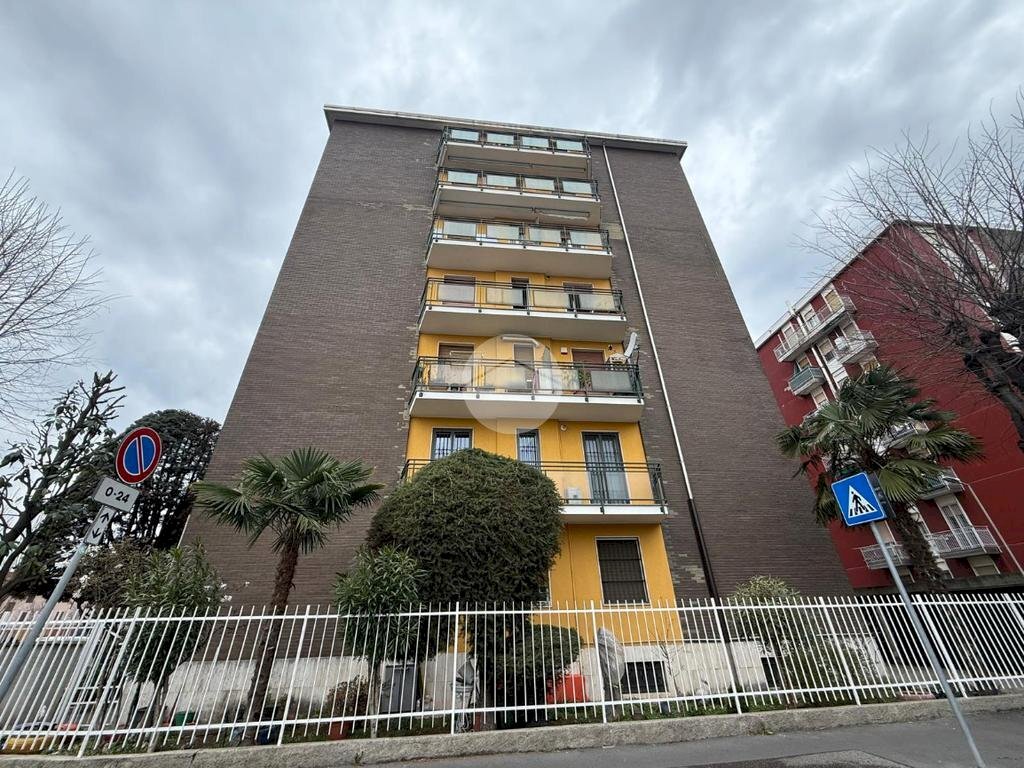 Three-room apartment Via Tommaso Grossi, Paderno Dugnano - photo 1