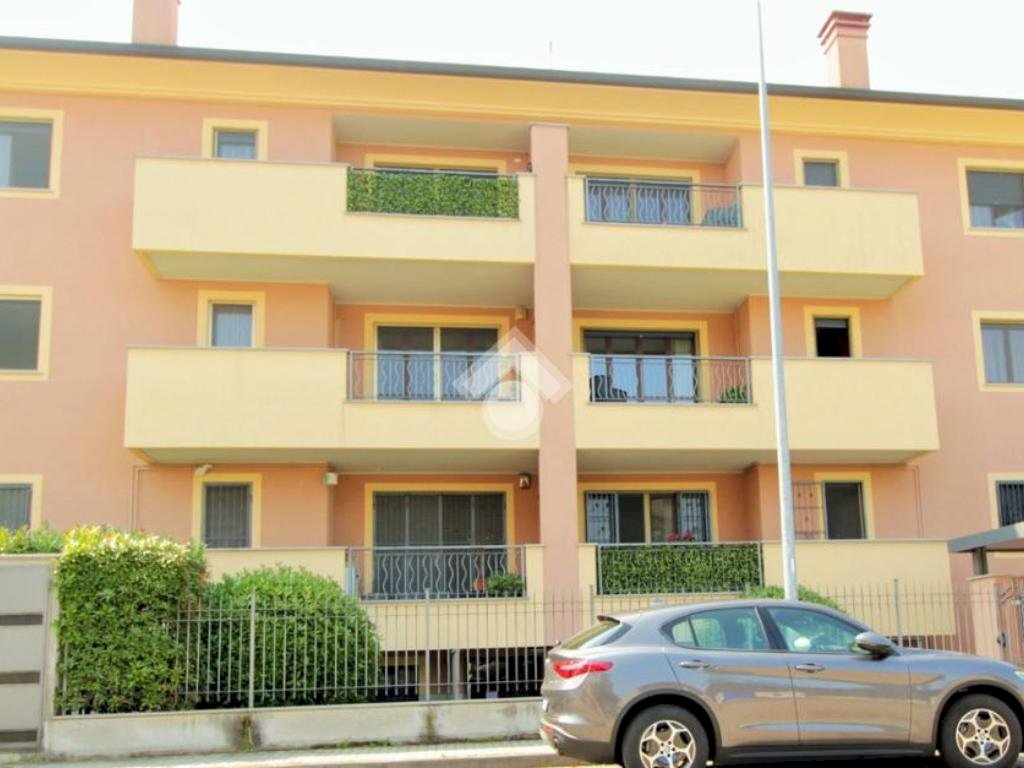 Three-room apartment Via Pellico, Sedriano - photo 1