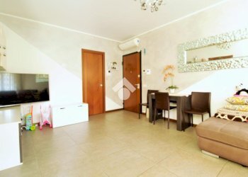 Three-room apartment Via Pellico, Sedriano - photo 5