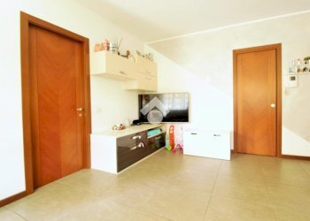 Three-room apartment Via Pellico, Sedriano - photo 9