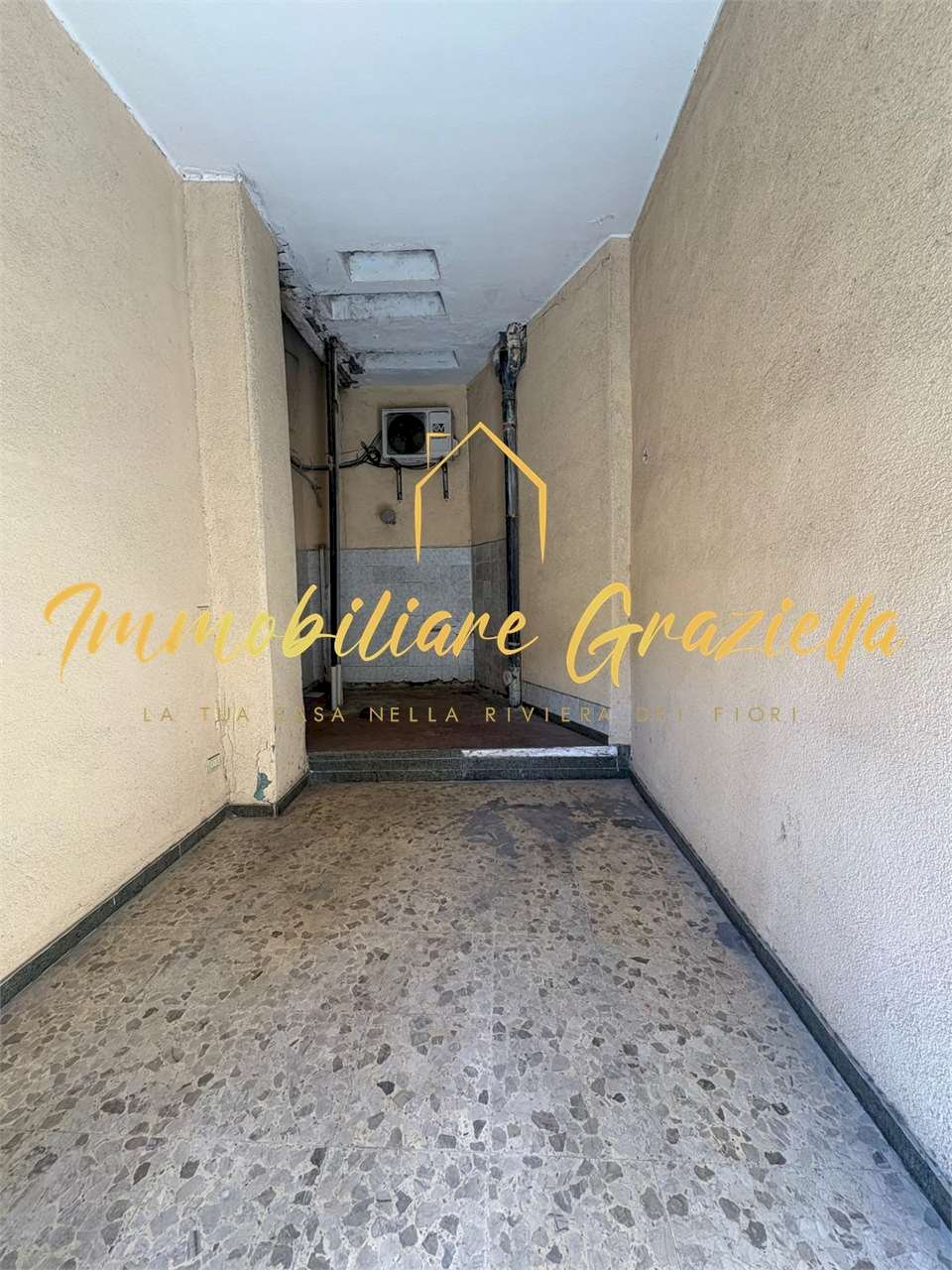 Magazzino Vallecrosia - foto 2