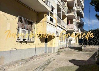 Magazzino Vallecrosia - foto 5