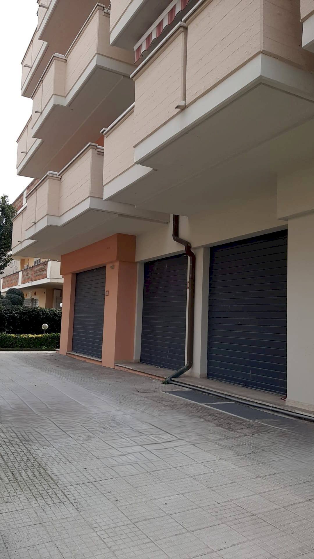 Foto 2 - Magazzino Via Dei Ludi, Alba Adriatica - foto 2