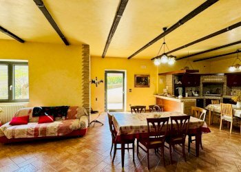 Foto 31 - Villa CONTRADA paragano
 
30, Ariano Irpino - photo 31