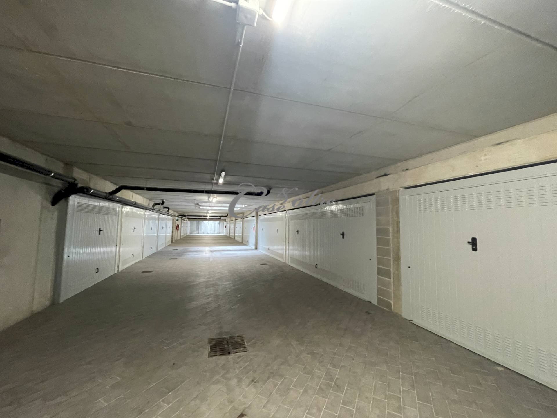 Foto 2 - Box Via Monte Bisbino, Seregno - photo 2