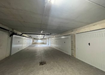 Foto 2 - Box Via Monte Bisbino, Seregno - photo 2