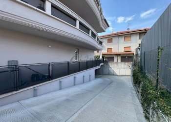 Foto 4 - Box Via Monte Bisbino, Seregno - foto 4