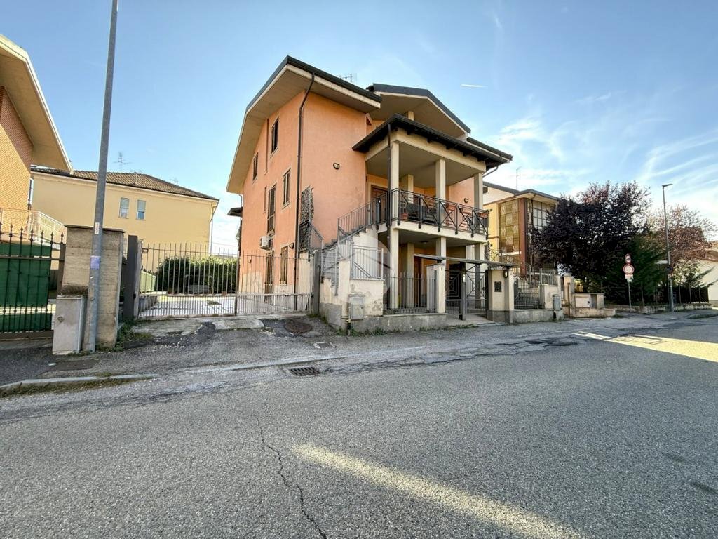 Apartment Via Pallavicino, Nichelino - photo 2