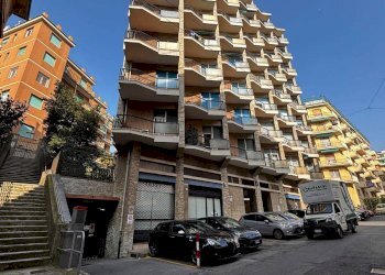 Foto 1 - Box via manno, Genova - photo 1