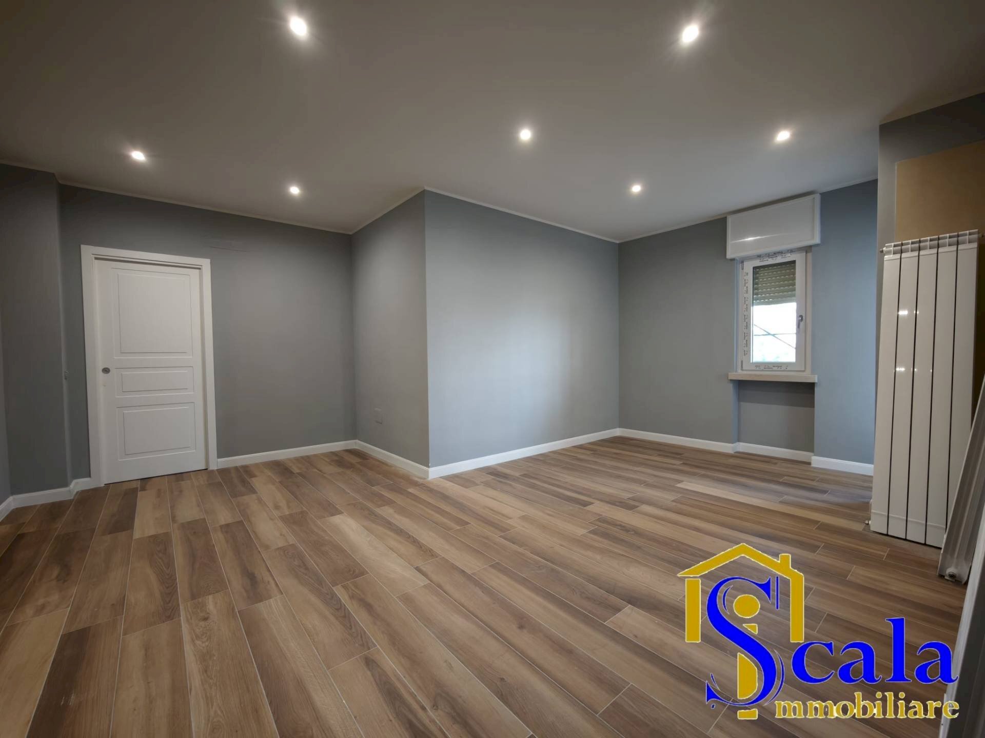 Foto 2 - Three-room apartment VIA ACHILLE GRANDI, Santa Maria Capua Vetere - photo 2