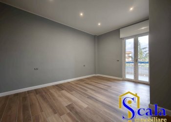 Foto 3 - Three-room apartment VIA ACHILLE GRANDI, Santa Maria Capua Vetere - photo 3