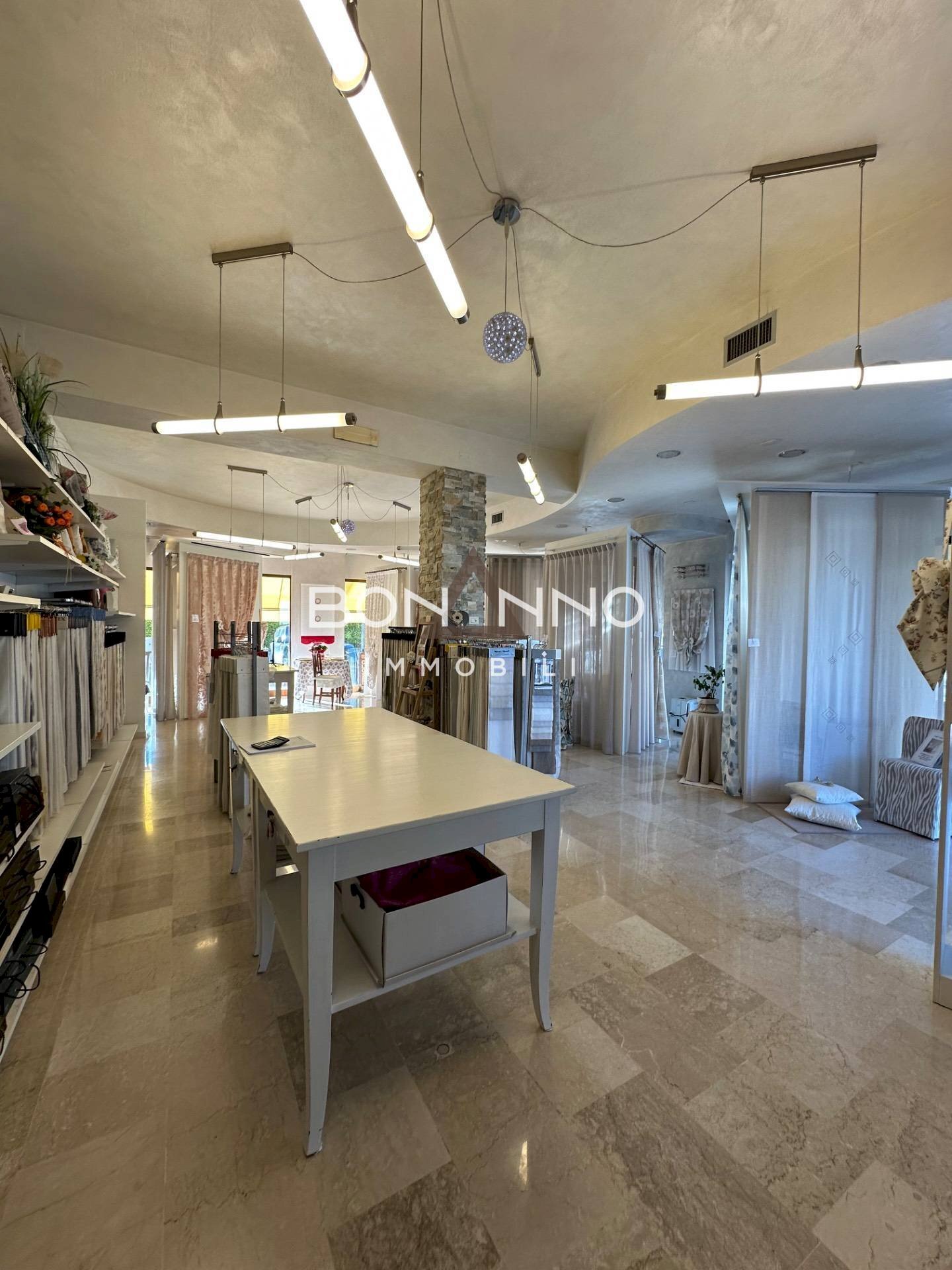 Foto 1 - Locale Commerciale VIA GASPARINI
 
62, Volpago del Montello - foto 1