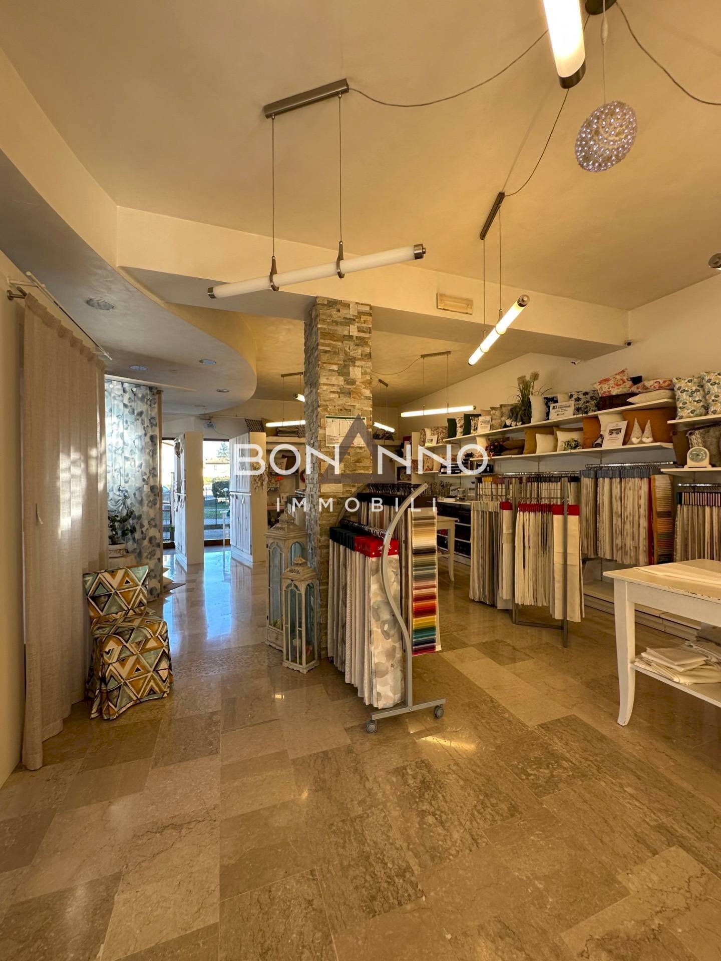 Foto 2 - Locale Commerciale VIA GASPARINI
 
62, Volpago del Montello - foto 2