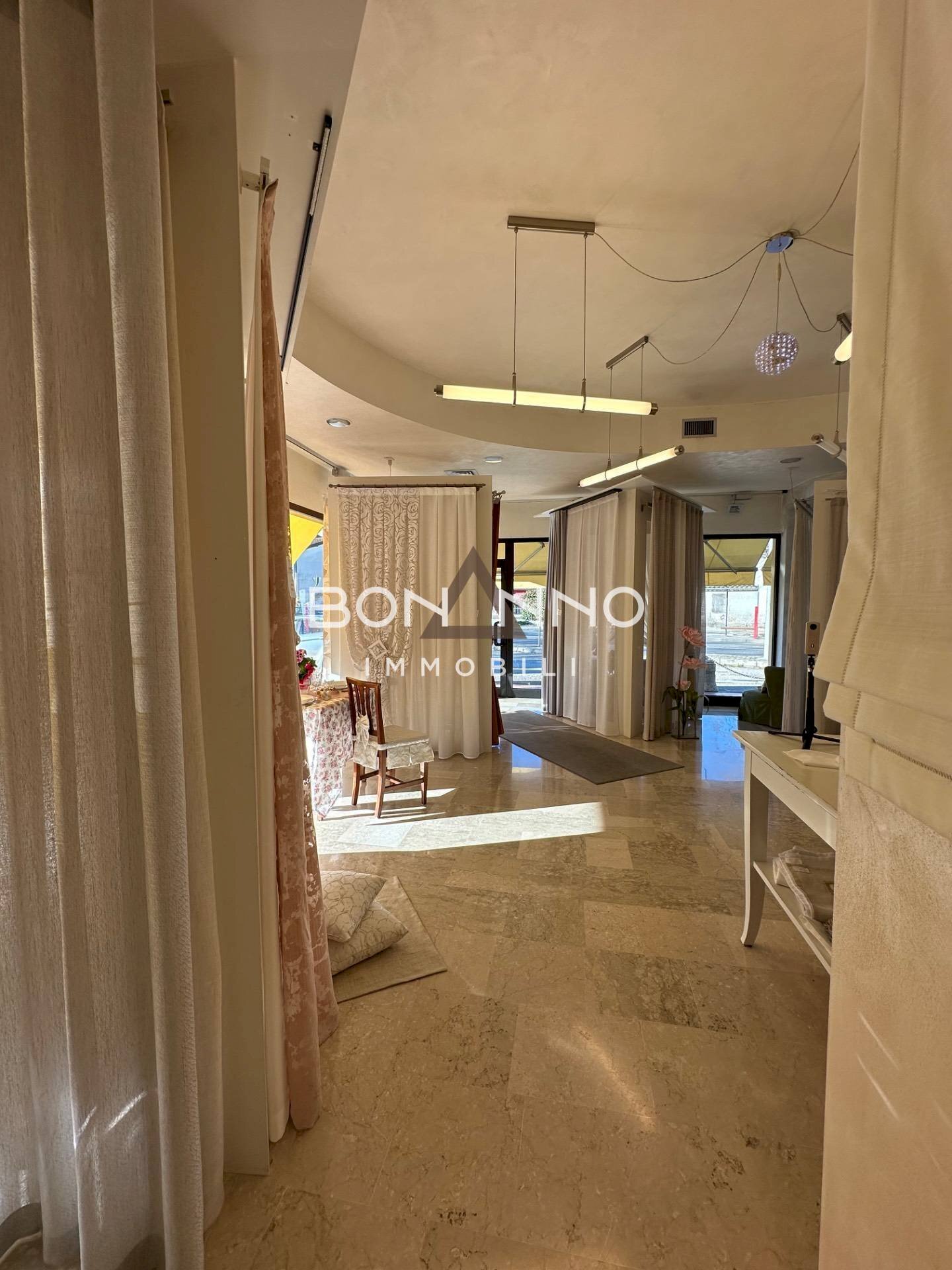 Foto 3 - Locale Commerciale VIA GASPARINI
 
62, Volpago del Montello - foto 3