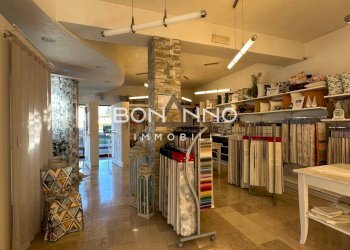 Foto 2 - Locale Commerciale VIA GASPARINI
 
62, Volpago del Montello - foto 2