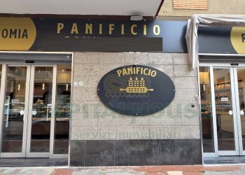 Foto 1 - Commercial Premises via Ricciardelli, Caserta - photo 1