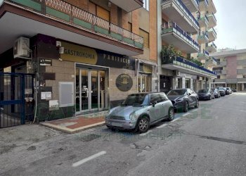 Foto 2 - Commercial Premises via Ricciardelli, Caserta - photo 2