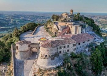 Castello VIA CASTELLO DI MONTEBELLO 15, Poggio Torriana - foto 1