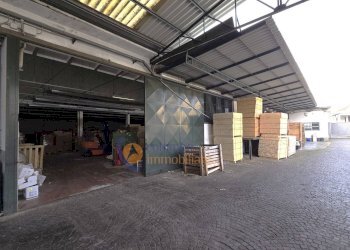 Foto 14 - Shed via XXIV Maggio
33, Busto Arsizio - photo 13