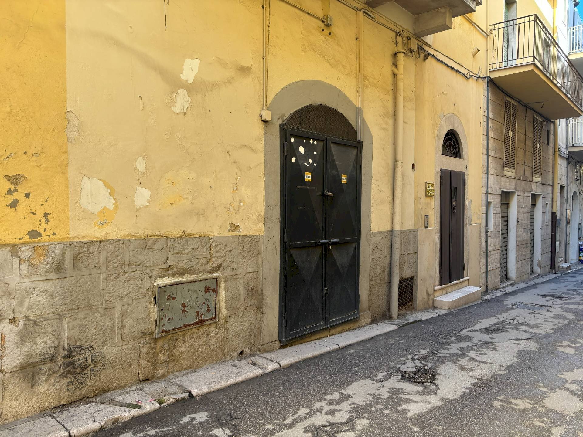 Foto 1 - Locale Commerciale via Fratelli Bandiera
 
6, Canosa di Puglia - foto 1