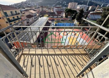 Foto 14 - Trilocale Piazza DArmi, Imperia - foto 12