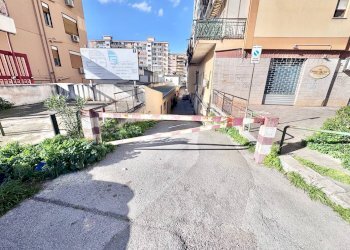 Foto 3 - Warehouse Via Principe Di Palagonia
 
8, Palermo - photo 3