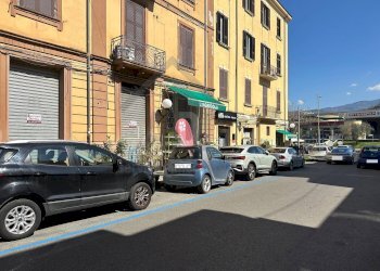 Foto 2 - Commercial Premises via piave
 
14, Cosenza - photo 2