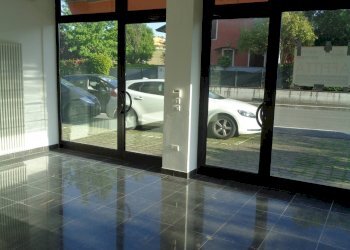 Foto 5 - Shop via Carducci
 
8 C, Longiano - photo 5