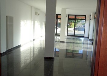 Foto 13 - Shop via Carducci
 
8 C, Longiano - photo 13