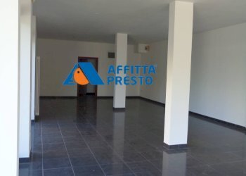 Foto 15 - Shop via Carducci
 
8 C, Longiano - photo 15