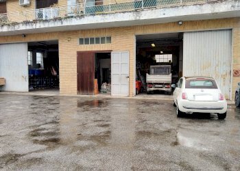 Foto 1 - Locale Commerciale uguaglianza
 
27, Vergiate - foto 1