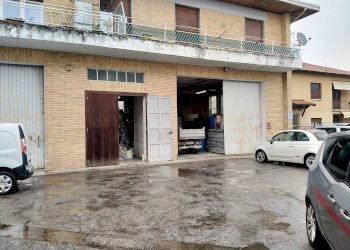 Foto 3 - Locale Commerciale uguaglianza
 
27, Vergiate - foto 3