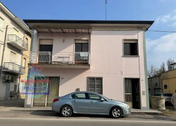 Foto 1 - Villa via bondenese
 
284, Cento - photo 1