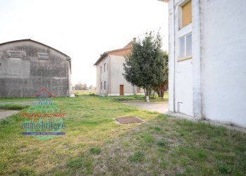 Foto 5 - Villa VIA PARATORE
 
4, Cento - photo 5