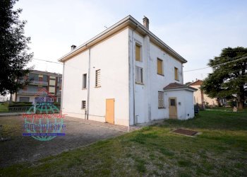 Foto 6 - Villa VIA PARATORE
 
4, Cento - photo 6