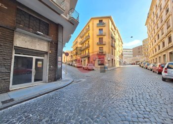 Foto 1 - Commercial Premises Corso Vittorio Emanuele, Benevento - photo 1