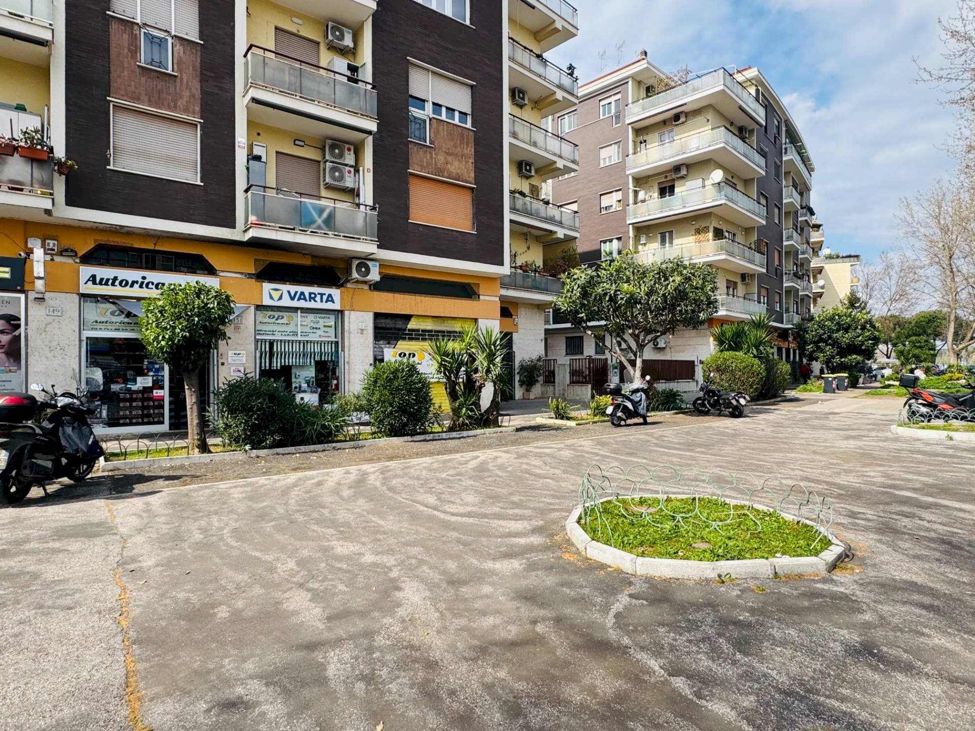 Foto 1 - Commercial Premises Lungotevere Di Pietra Papa
 
151, Roma - photo 1