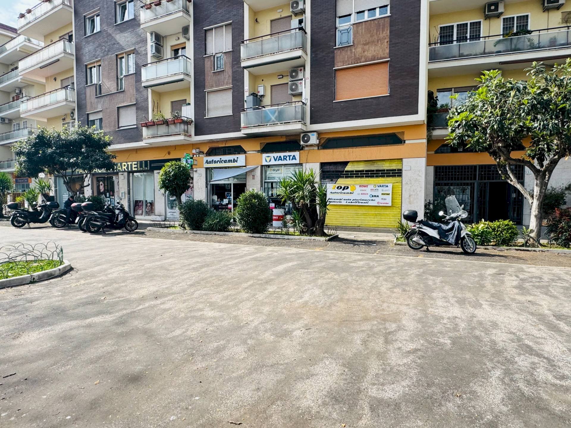 Foto 3 - Commercial Premises Lungotevere Di Pietra Papa
 
151, Roma - photo 3