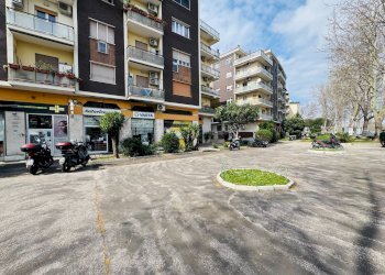 Foto 2 - Commercial Premises Lungotevere Di Pietra Papa
 
151, Roma - photo 2