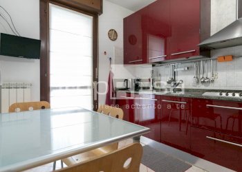 CUCINA ABITABILE CON TERRAZZO - Four-room apartment via Dei Tulipani, Venezia - photo 11