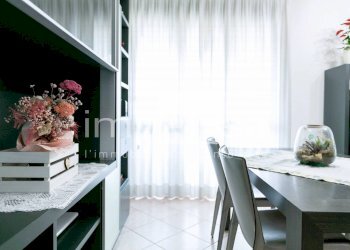 SOGGIONO PRANZO - Quadrilocale Via Delle Ortensie
 
4, Venezia - foto 4