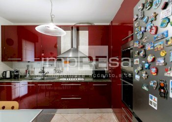 CUCINA ABITABILE CON TERRAZZO - Quadrilocale Via Delle Ortensie
 
4, Venezia - foto 13